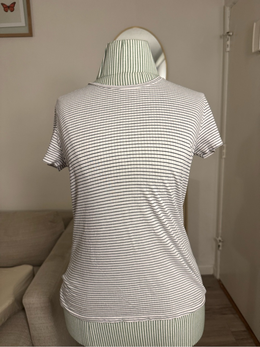 Vince White & Navy Stripe Short Sleeve Crewneck Tee XS Made in Peru